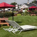 Weathervane Motor Court