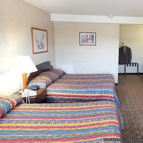 Weathervane Motor Court Motel 2*